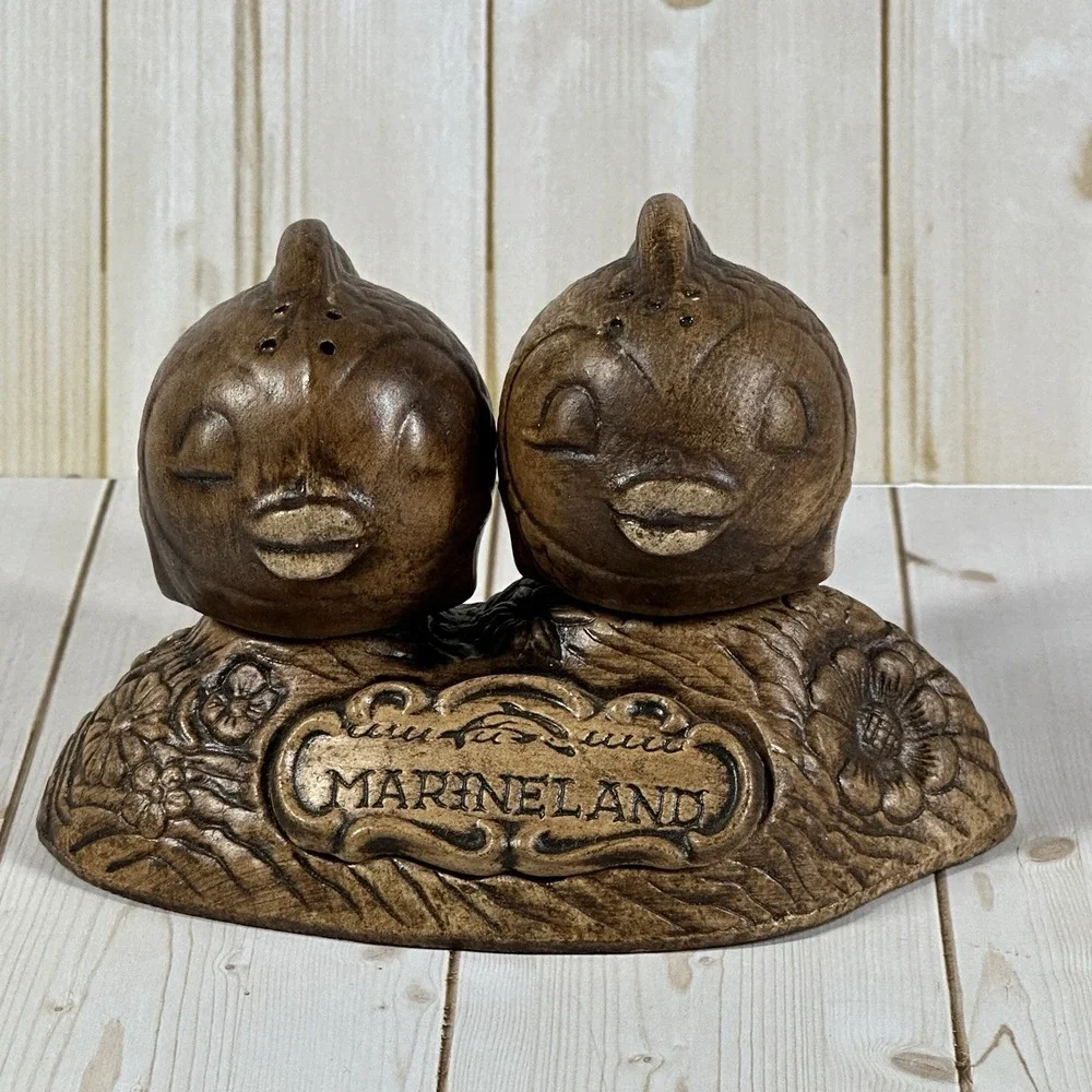 Vintage Tic USA Marineland Ceramic Fish Salt Pepper Set Kitschy 70's Them Park‎
